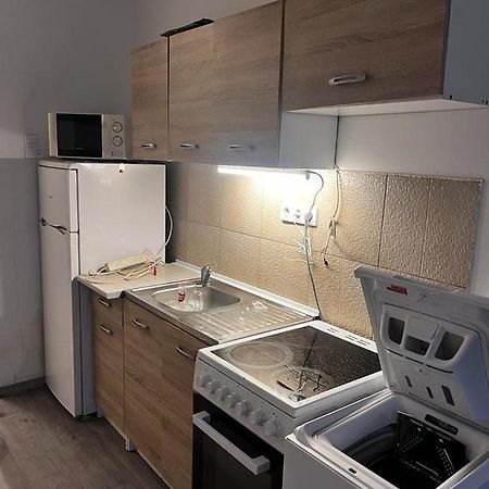 Downtown Fine-Tuned 2 Bedroom + Livingroom Apartment Th.32.1.3 โซมบ็อตเฮย์ ภายนอก รูปภาพ