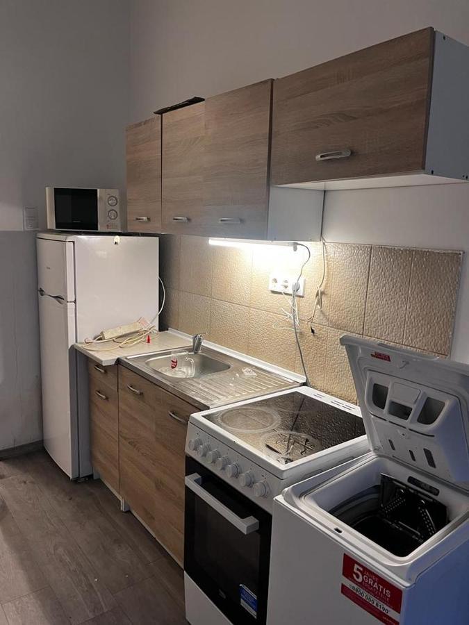 Downtown Fine-Tuned 2 Bedroom + Livingroom Apartment Th.32.1.3 โซมบ็อตเฮย์ ภายนอก รูปภาพ